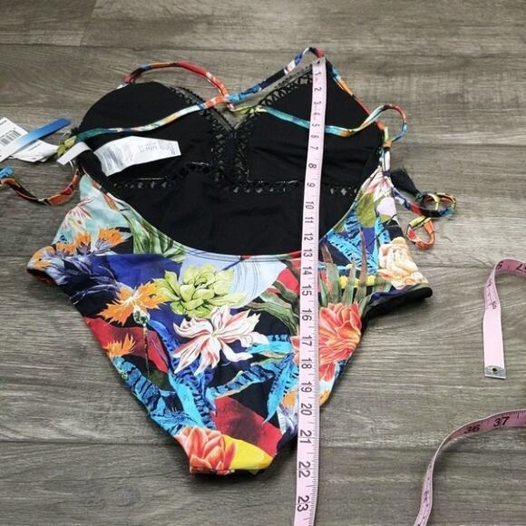 Lucky Brand Crochet Accent V Neck One Piece Size S - Picture 8 of 9